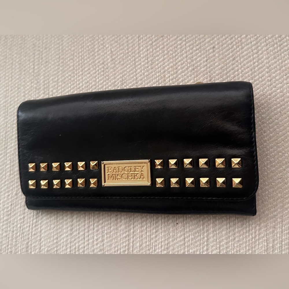 Badgley Mischka Wallet - Picture 1 of 3